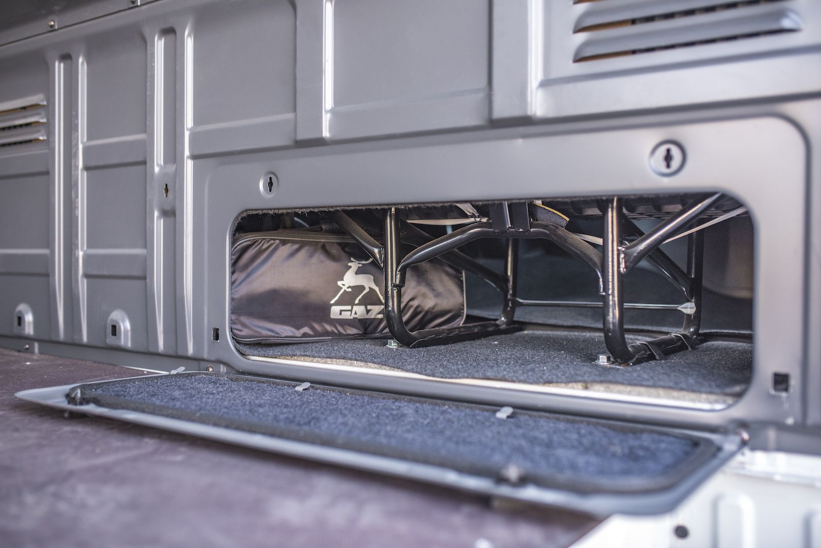 Hatch in the partition